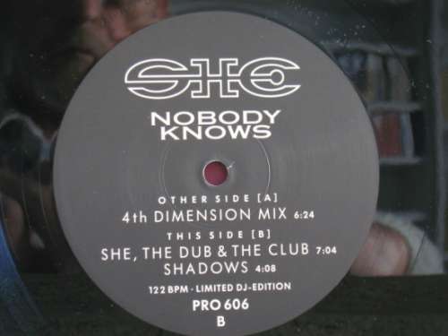 Cover She - Nobody Knows (12) Schallplatten Ankauf