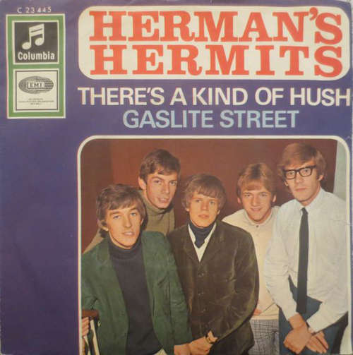 Cover Herman's Hermits - There's A Kind Of Hush / Gaslite Street (7, Single) Schallplatten Ankauf