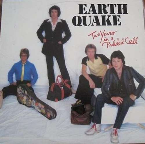 Cover Earth Quake (2) - Two Years In A Padded Cell (LP, Album) Schallplatten Ankauf