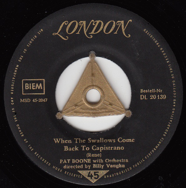 Cover Pat Boone - When The Swallows Come Back To Capistrano / April Love (7, Single) Schallplatten Ankauf